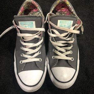 Converse Sz 10 grey chucks